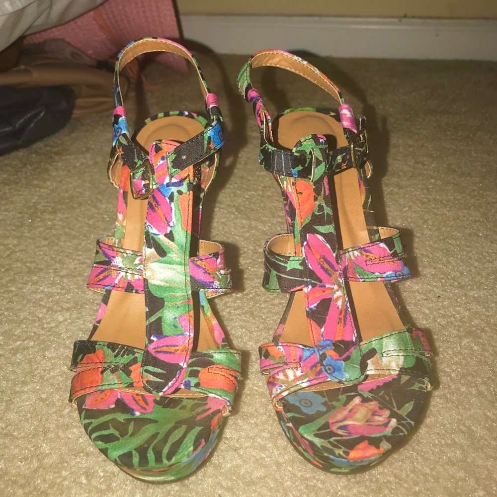 Charlotte Russe - Size 6 - Excellent Condition!